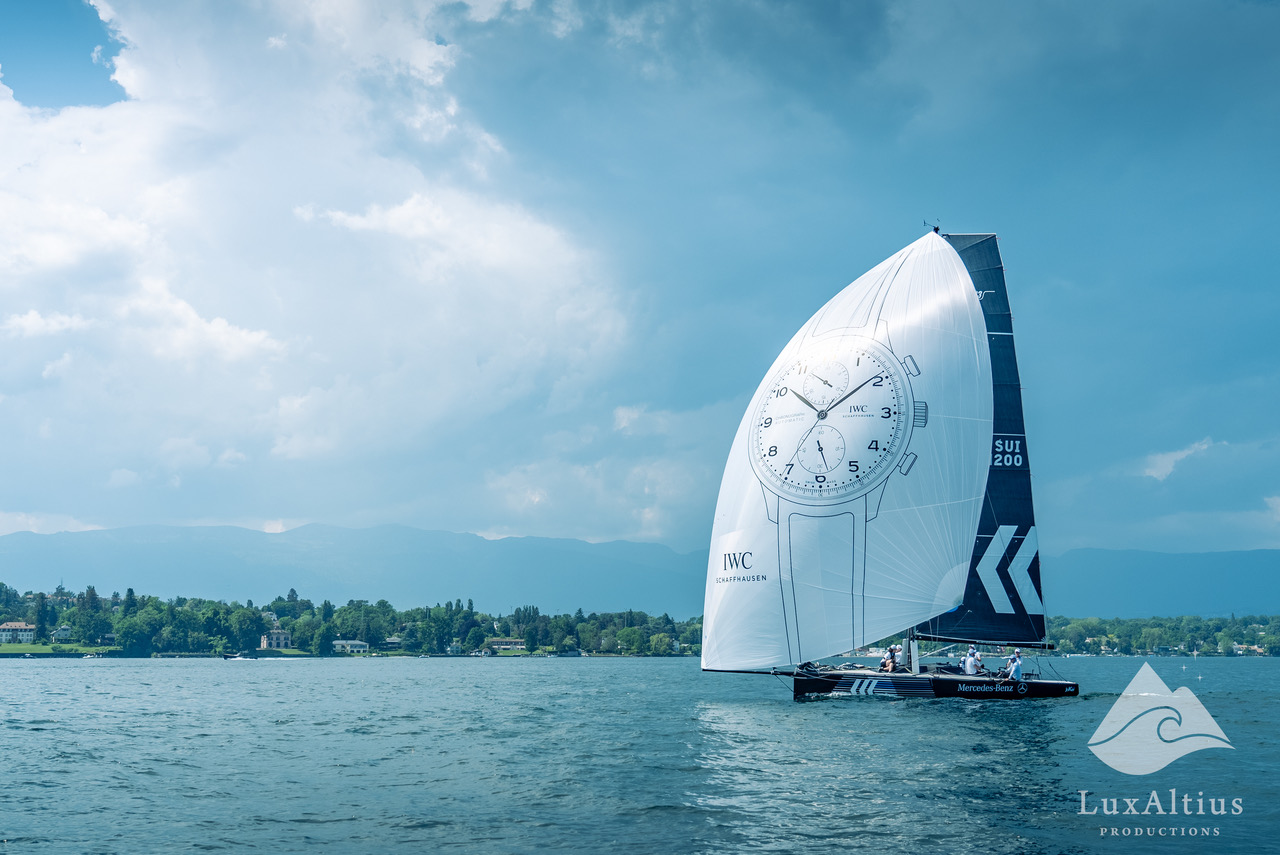 © Christopher Shand - GP Psaros33-02175 Bouée orange du YCG lors du départ de la Genève-Rolle-Genève 2019